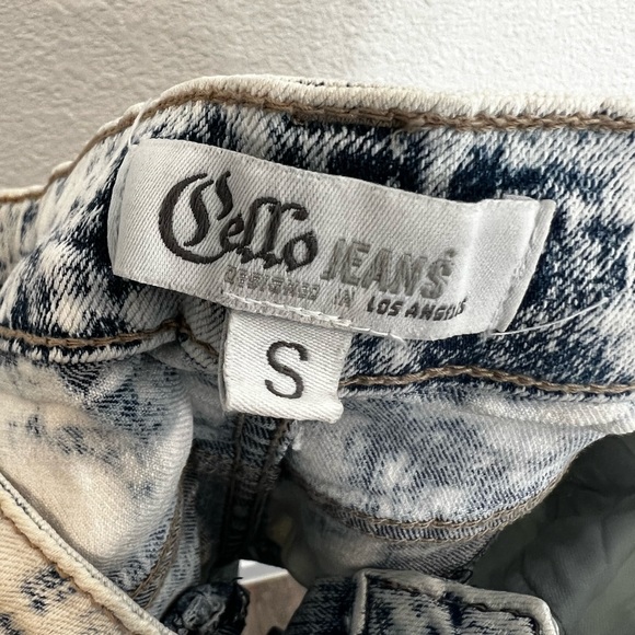 WASHED-OUT DENIM SHORTS - Picture 3 of 3